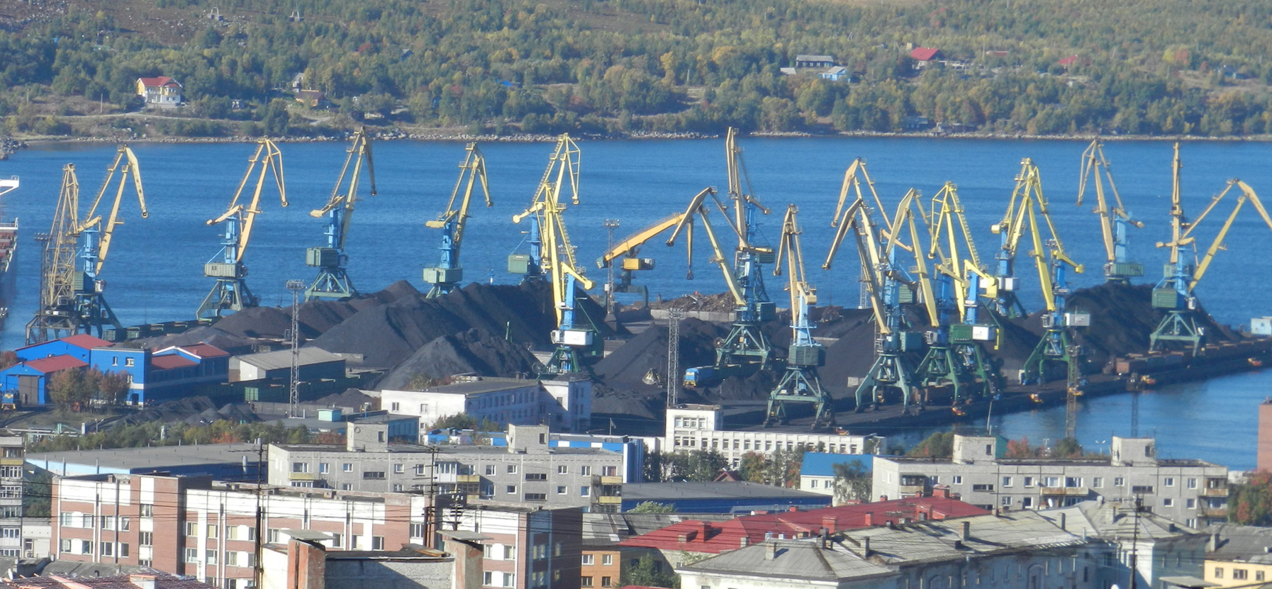 Энерджи порт мурманск. Мурманск порт. Мурманск Сити. Мурманский порт вид с моря. Аллея морской порт город Мурманск.